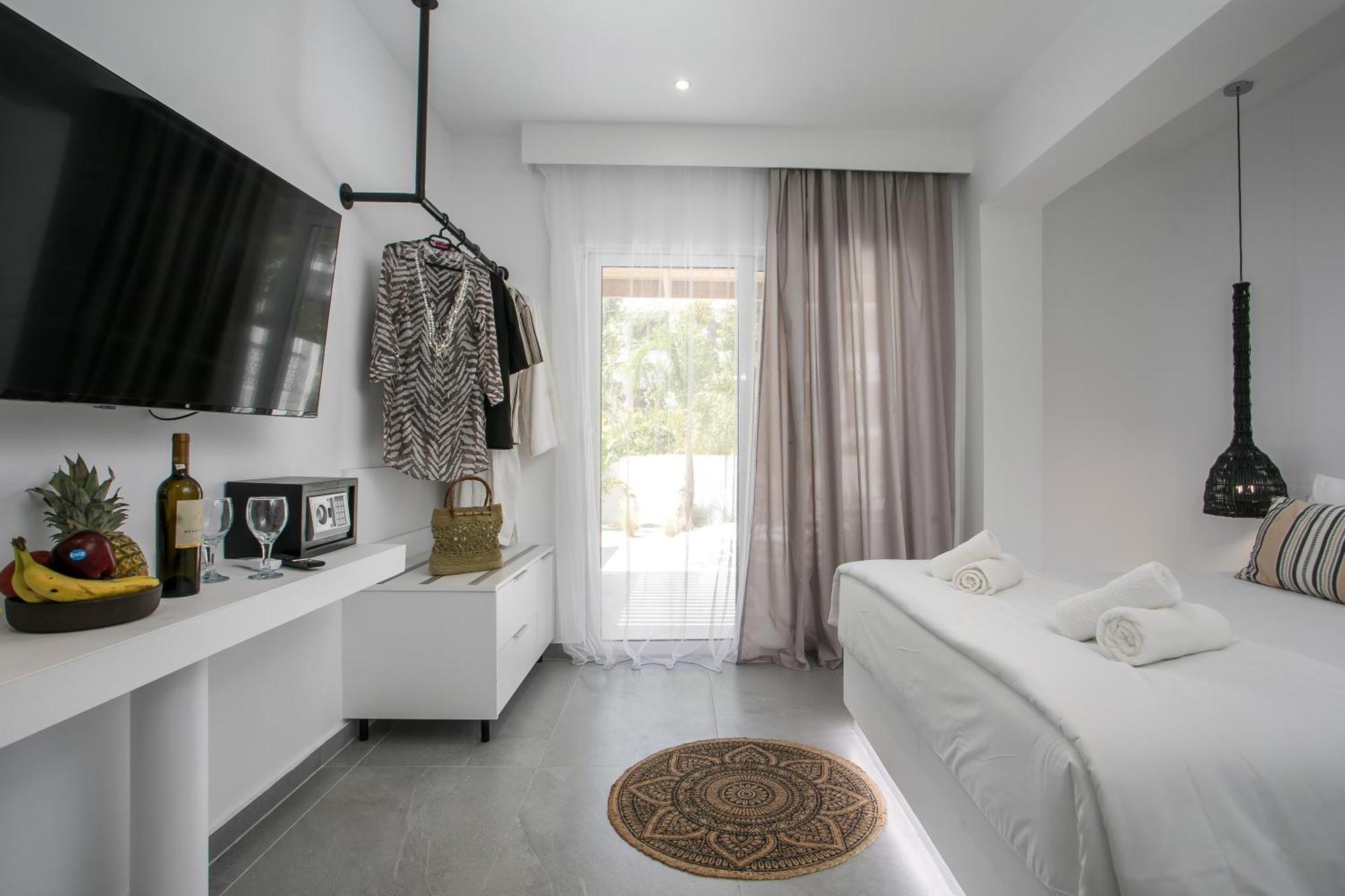 Calma Luxury Studios & Suites Faliraki Exterior foto