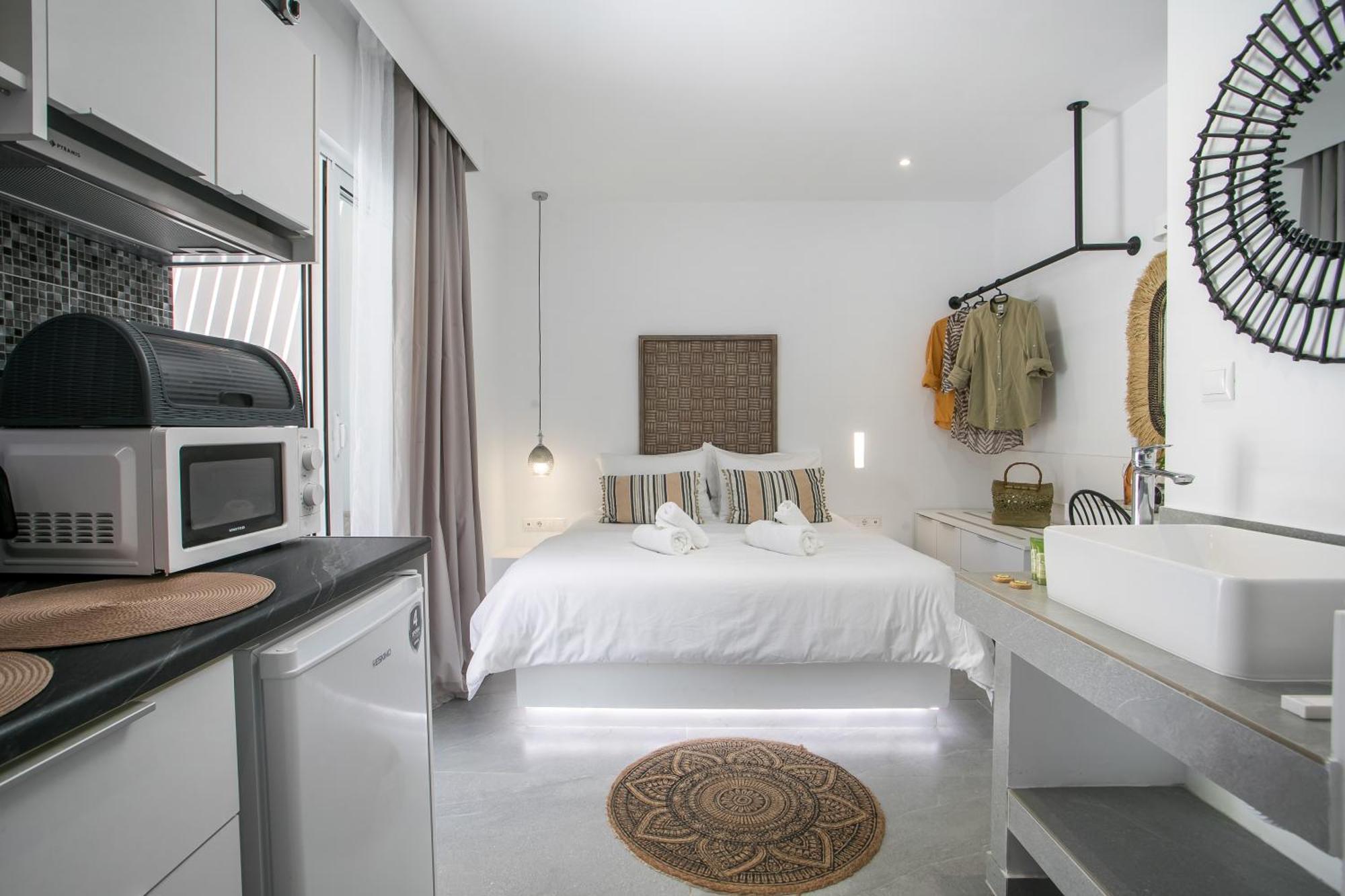 Calma Luxury Studios & Suites Faliraki Exterior foto
